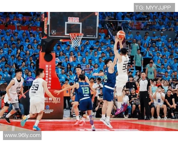 杭州篮球队在邀请赛中的灵活性表现分析与战术探讨