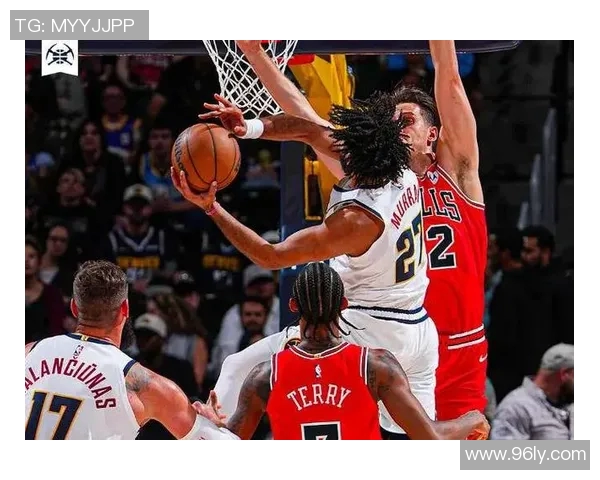 2013年季后赛勇士与掘金激战比分回顾与精彩瞬间分析